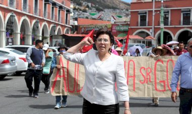 Hidalgo: exigimos escuelas… ¡y Morena nos echa de tiros!