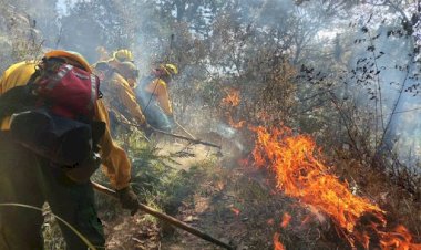 Ante grave incendio en Ixhuacán; gobierno responde con represión