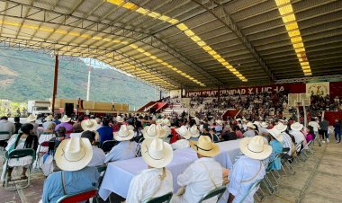 Antorchistas huitziltecos celebran el triunfo del proyecto de Antorcha