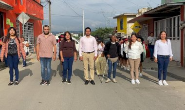 Escuelas Antorchistas en Veracruz desfilan para conmemorar la Revolución Mexicana