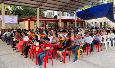 Celebran aniversario 15 de Telebachillerato “El Campamento”