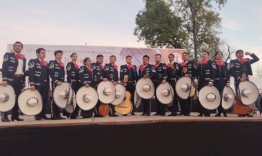 Antorchistas rinden homenaje a José Alfredo Jiménez en Dolores Hidalgo