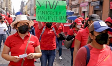 Denigración del magisterio, fruto de ocurrencias gubernamentales