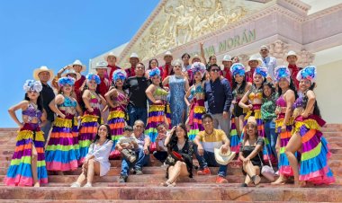 De los semáforos de Culiacán al teatro de Tecomatlán