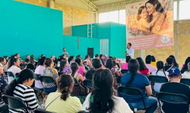 Antorchistas de Zacatecas festejan a madres de región la Casa Blanca