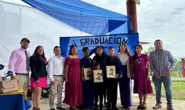 Escuelas antorchistas de Huatusco realizan ceremonia de clausura