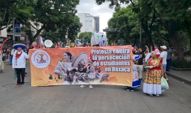 Antorcha en CDMX se une a jornada por estudiantes de Oaxaca