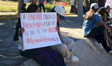Denuncian indiferencia de autoridades educativas estatales