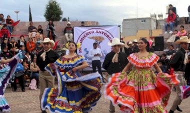 Con posada, antorchistas de Guadalupe festejan un año de lucha