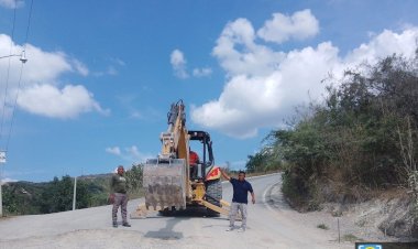 Inicia asfaltado de acceso a colonias antorchistas en Guerrero