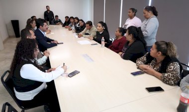 Integrantes del Movimiento Antorchista de Torreón acudieron a la Presidencia Municipal para hacer entrega de su pliego petitorio